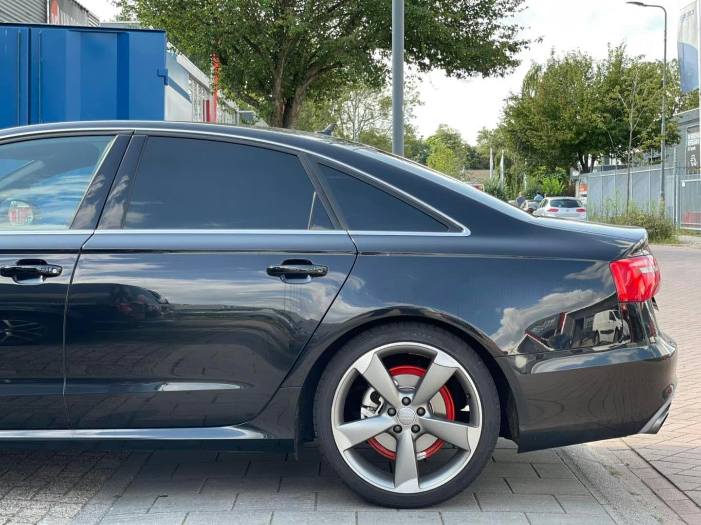 Audi A6 met getinte ramen